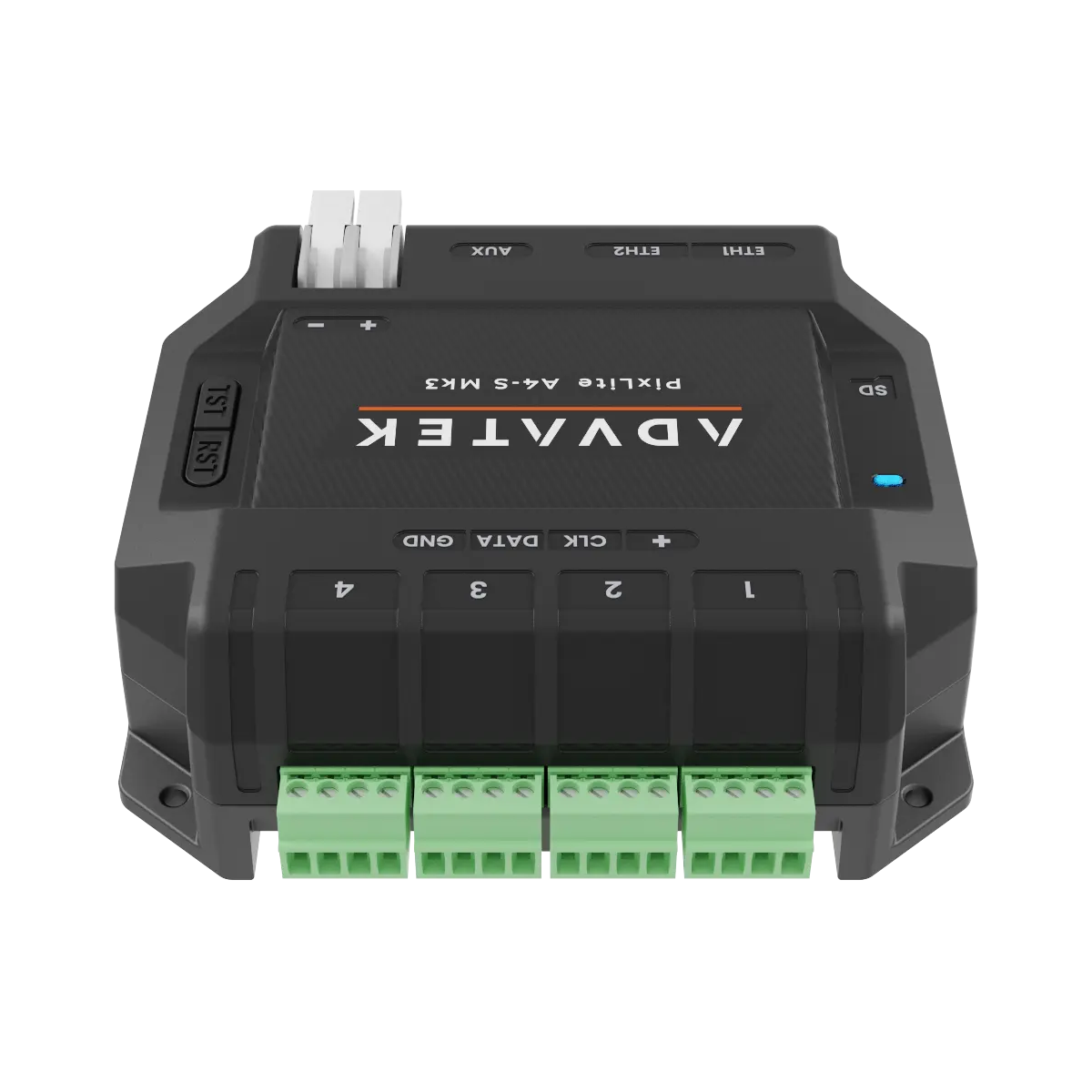 Uitgangszijde van de PixLite A4-S Mk3 met vier groene schroefklemmen, genummerd 1 tot 4, elk met de contacten plus, CLK, DATA en GND.
