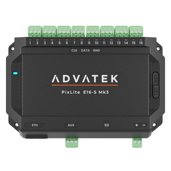 PixLite E16-S Mk3 visto dallalto in diagonale: i sedici...