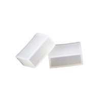 Due tappi in silicone, vista laterale